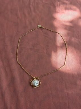 Precious Moments Cameo Pendant Necklace - Elegant Gold-Tone Chain
